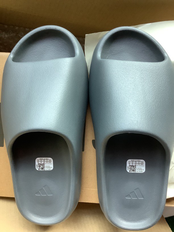 Yeezy Slate Grey Slides UK 9 BNIB original Adidas brand new Men s