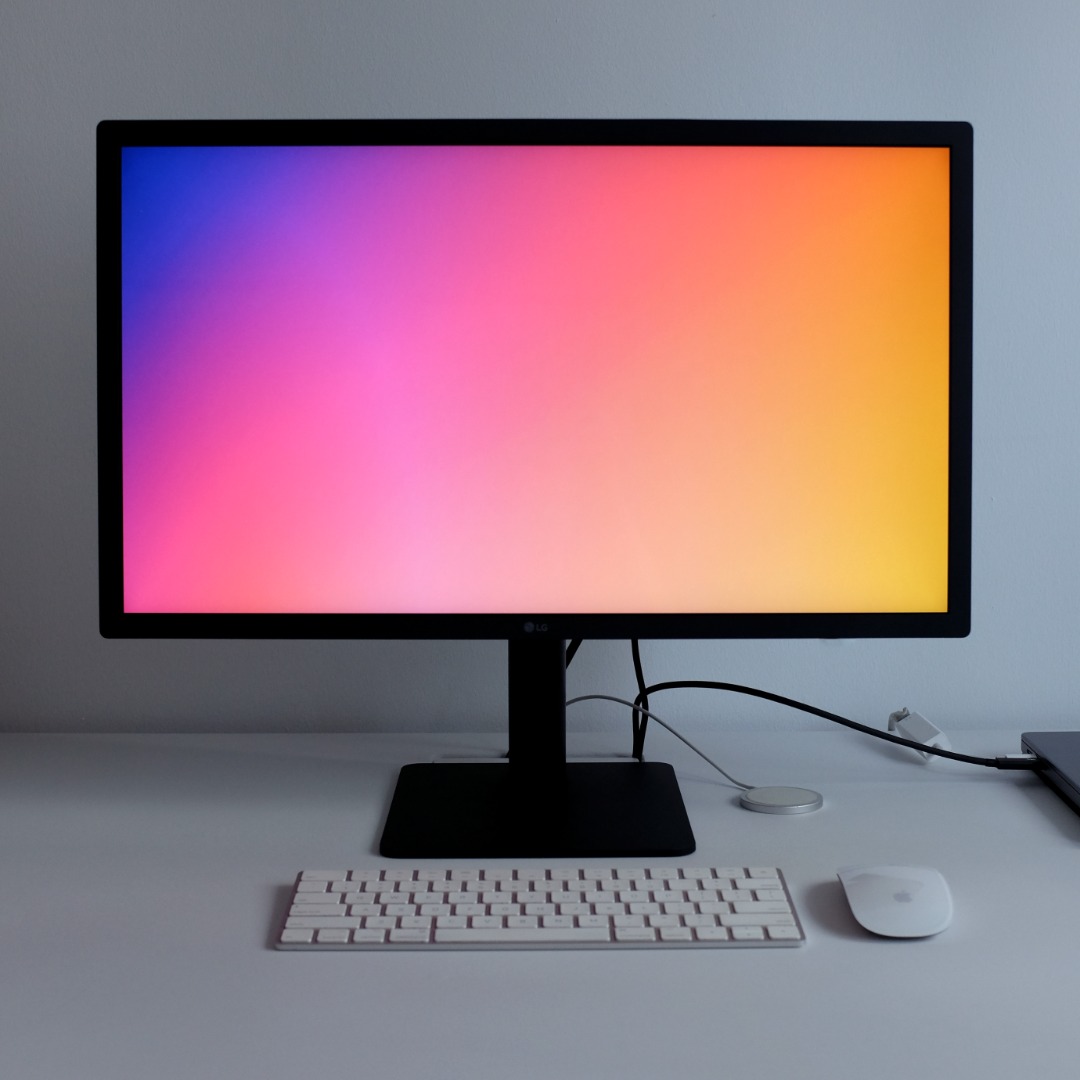 23.7"LG Monitor ULTRAFINE 4K DISPLAY (3840 x 2160), Computers & Tech