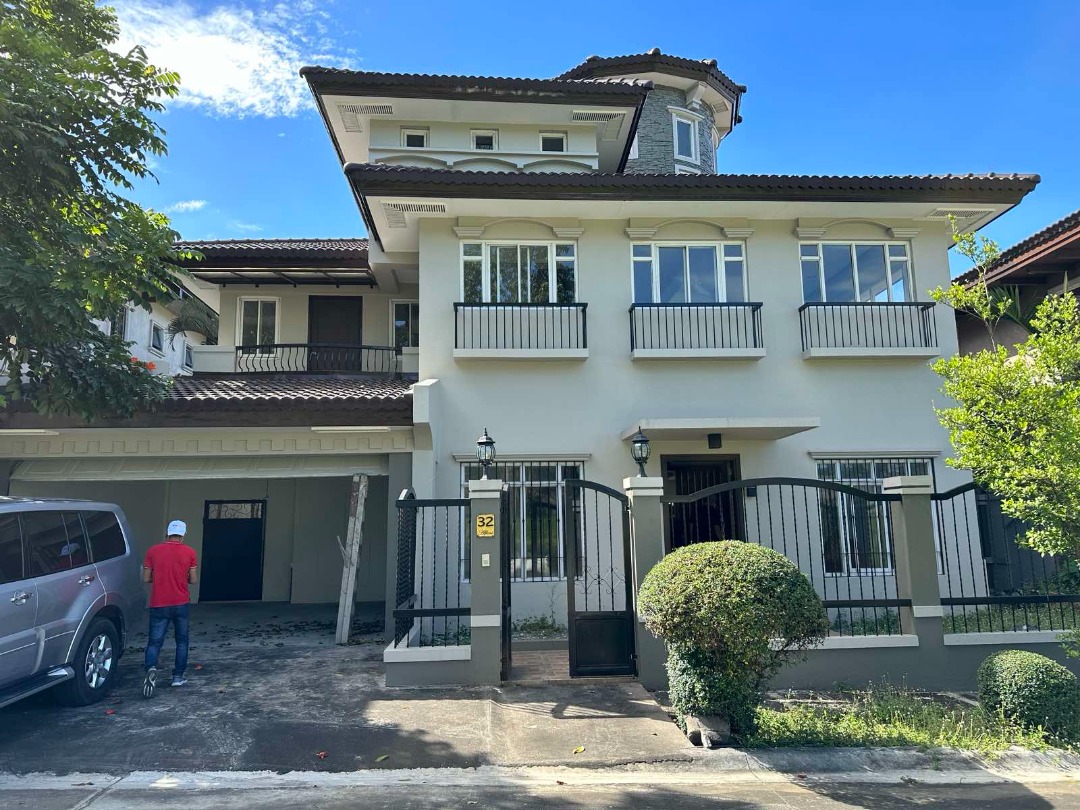 5 bedroom house for rent at Portofino Heights Daang Hari Alabang on