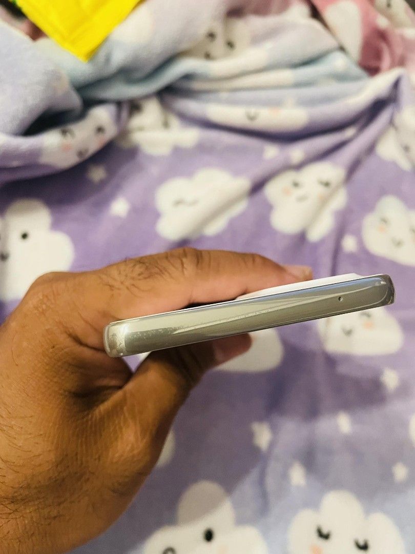 A53 5G 128 (Category: Samsung) located in Pasig City. Submitted by eulabee (Listing ID 1250214268, Image 3). Description: samsung a53 5G 128gb no issues with box with original charger very light scratches on sides caused by the phone case price negotiable bought from Dubai open for meetup open for swap.
