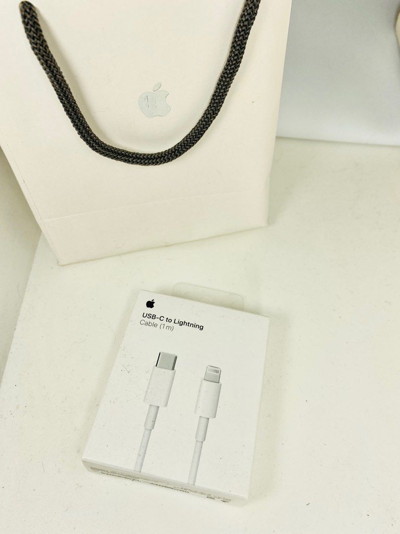 Apple Original💯iPhone Charger Type C Cable, USB C Cord 1m Cable 2m (Category: Chargers & Cables) located in Quezon City. Submitted by camille96 (Listing ID 1250230055, Image 1). Description: Original Apple Guaranteed ☑️ PRICE LIST Adapter •20 watts adapter-999php •18 watts adapter- 950php •12 watts adapter- 850php Cable •Usb-C to Lightning(Type C Cable)- 850php •1m cable Lightning to Usb- 790php •2m cable Lightning to Usb- 850php •Usb-C to C Cab