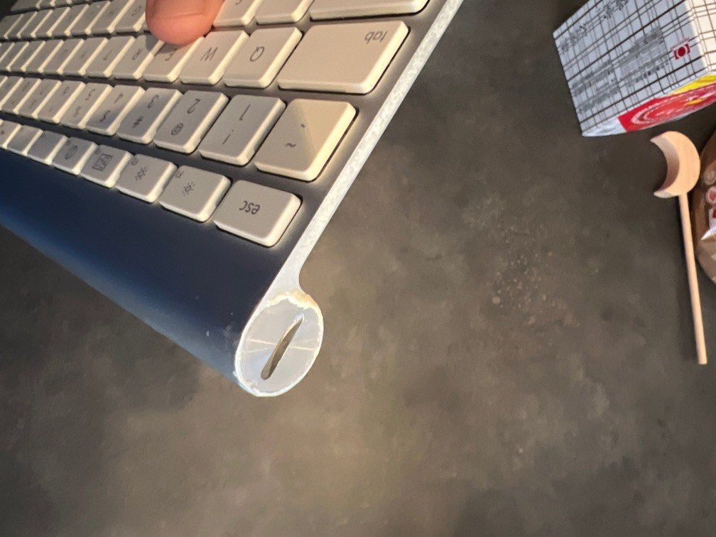 *Not Working *Apple Wireless Keyboard Corroded Batteries Inside Not