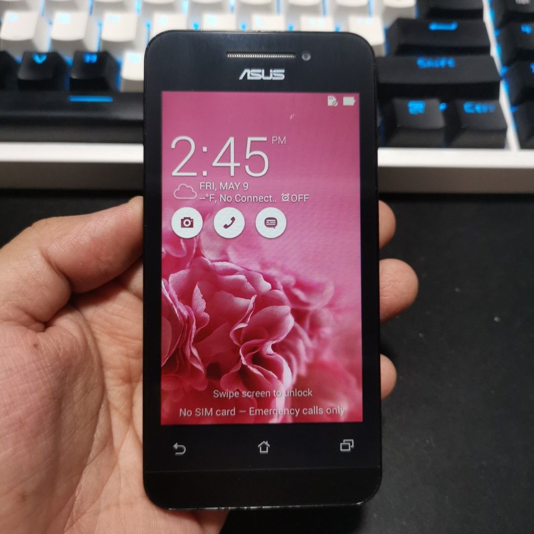 ASUS Zenfone 4 T00I | Item Code: 75 (Category: Asus) located in Caloocan City. Submitted by christian.montalban (Listing ID 1250356597, Image 1). Description: ASUS Zenfone 4 T00I | Item Code: 75 Price: P1,599.00 Color: Red 8GB ROM | 1GB RAM 4" TFT LCD Display 1,600 mAh Li-Po Non-Removable Battery OS: Android 4.3 Package: Unit Only. Location: North Caloocan For Meetup: SM Fairview COD (Shipping Fee covered by Buyer) - Actual Photo Posted - All Ite