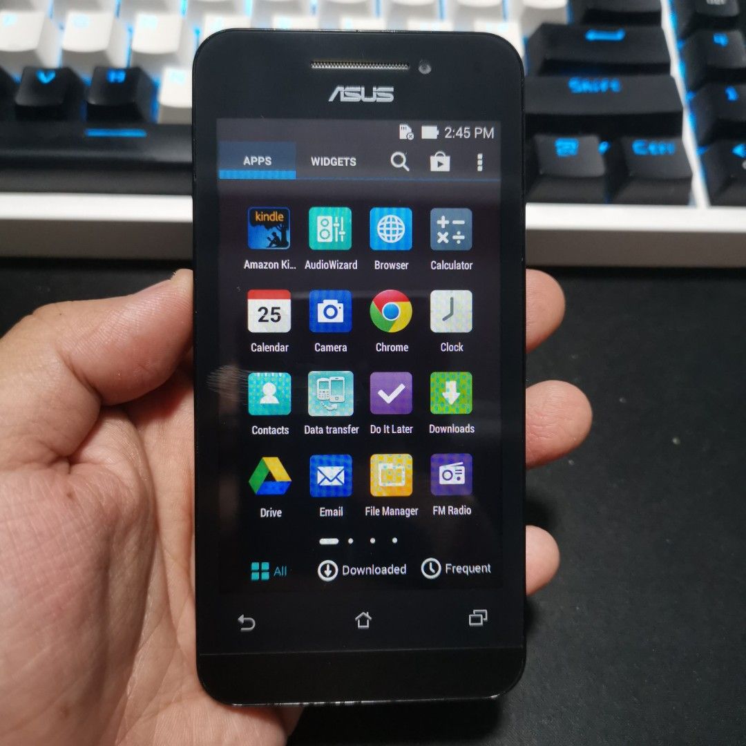 ASUS Zenfone 4 T00I | Item Code: 75 (Category: Asus) located in Caloocan City. Submitted by christian.montalban (Listing ID 1250356597, Image 3). Description: ASUS Zenfone 4 T00I | Item Code: 75 Price: P1,599.00 Color: Red 8GB ROM | 1GB RAM 4" TFT LCD Display 1,600 mAh Li-Po Non-Removable Battery OS: Android 4.3 Package: Unit Only. Location: North Caloocan For Meetup: SM Fairview COD (Shipping Fee covered by Buyer) - Actual Photo Posted - All Ite