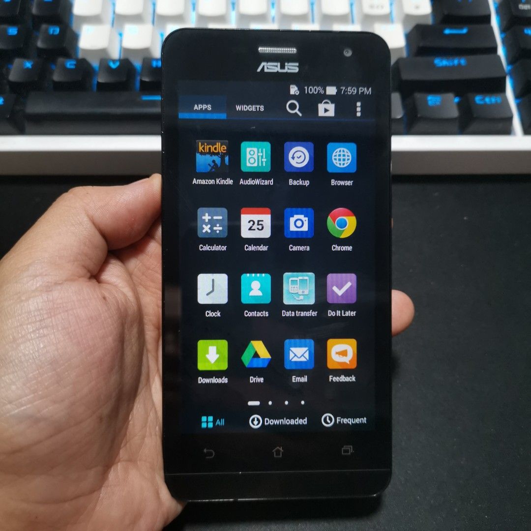 ASUS Zenfone 5 Lite T00K | Item Code: 72 (Category: Asus) located in Caloocan City. Submitted by christian.montalban (Listing ID 1250333600, Image 3). Description: ASUS Zenfone 5 Lite T00K | Item Code: 72 Price: P1,599.00 Color: White 8GB ROM | 1GB RAM 5" IPS LCD Display 2,500 mAh Li-Ion Non-Removable Battery OS: Android 4.4.2 Package: Unit Only. Location: North Caloocan For Meetup: SM Fairview COD (Shipping Fee covered by Buyer) - Actual Photo P