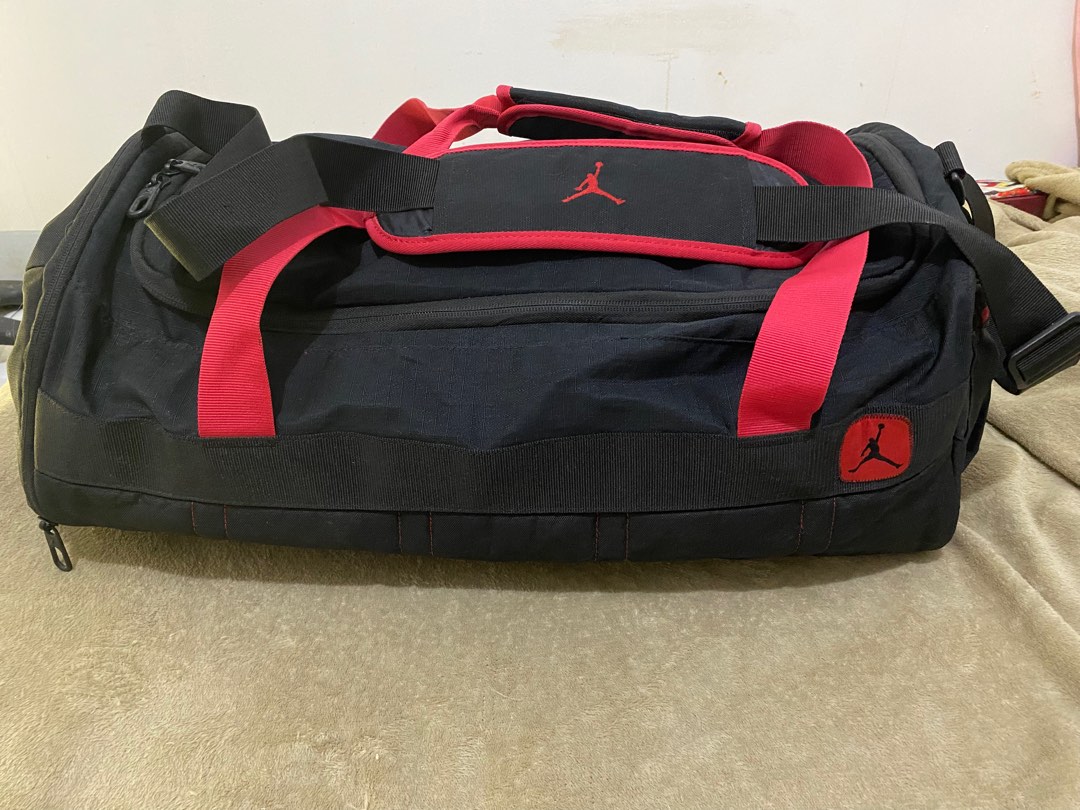 AUTHENTIC JORDAN TRAVEL BAG OR SPORTSWEAR BAG Men s Fashion Bags