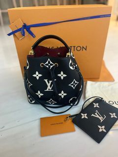 LOUIS VUITTON M46386 DIANE BLACK MONOGRAM EMPREINTE LEATHER, WITH STRAP,  DUST COVER & BOX, Luxury, Bags & Wallets on Carousell