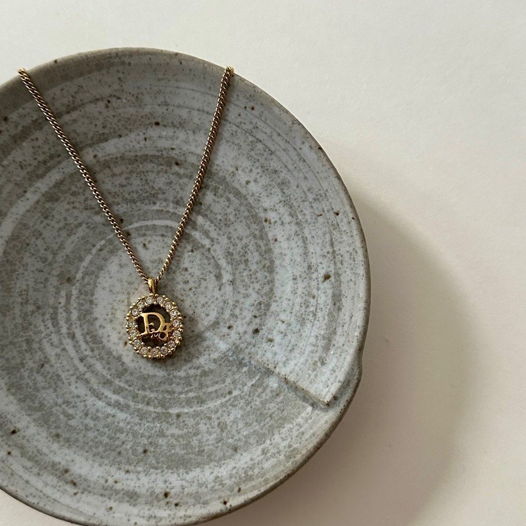 Dior deals button necklace