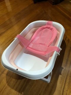 Baby Bath Tub w/ Free Net