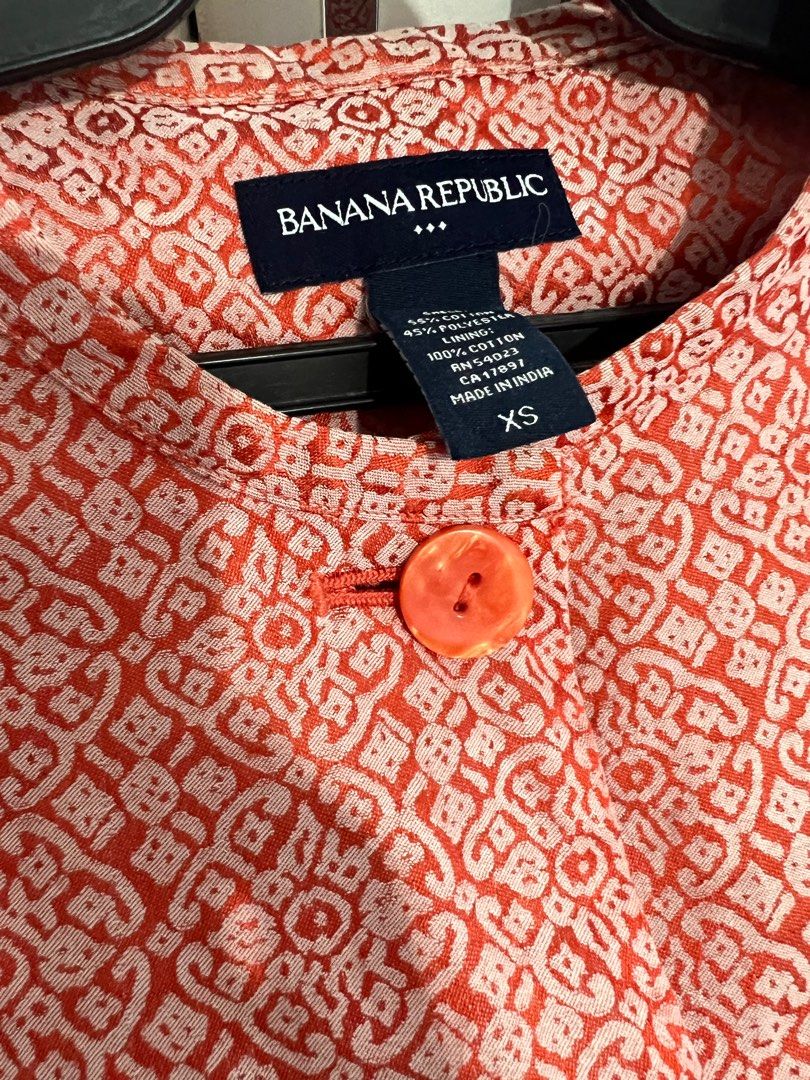 Banana Republic Vintage blouse (Category: Blouses) located in Cavite. Submitted by M.AnneCloset (Listing ID 1250200919, Image 3). Description: Rfs: masikip na sakin Perfect for office attire .