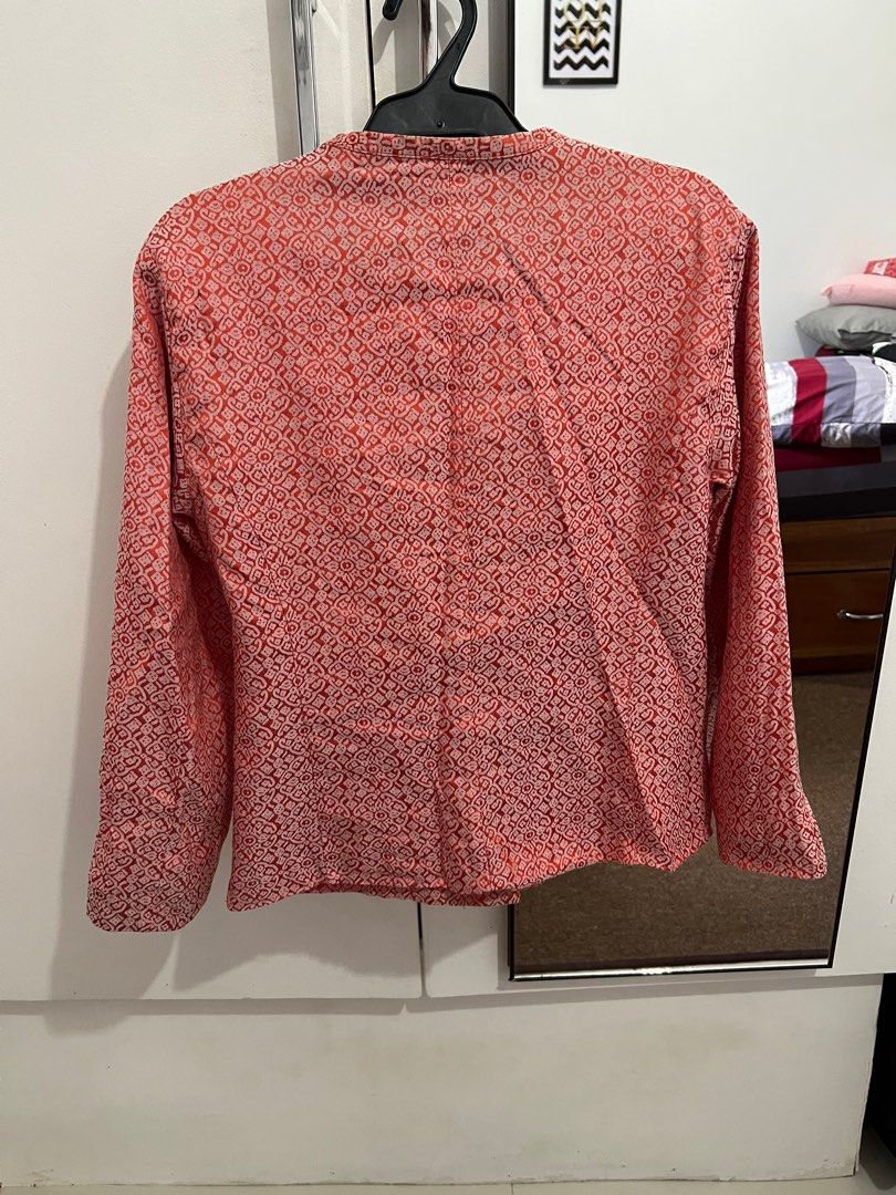 Banana Republic Vintage blouse (Category: Blouses) located in Cavite. Submitted by M.AnneCloset (Listing ID 1250200919, Image 2). Description: Rfs: masikip na sakin Perfect for office attire .