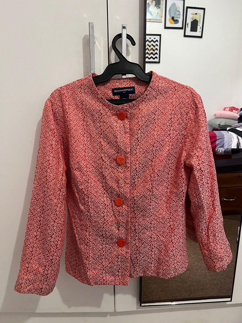 Banana Republic Vintage blouse (Category: Blouses) located in Cavite. Submitted by M.AnneCloset (Listing ID 1250200919, Image 1). Description: Rfs: masikip na sakin Perfect for office attire .