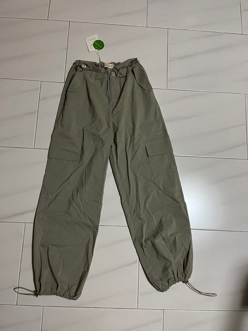 BNWT The Tinsel Rack Nikita Parachute Cargo Pants Light Sage, Women's