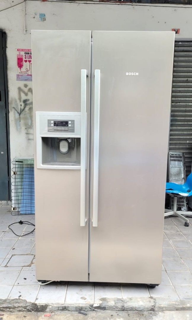 Bosch Side by Side Fridge 604L with Ice maker and water dispenser, TV