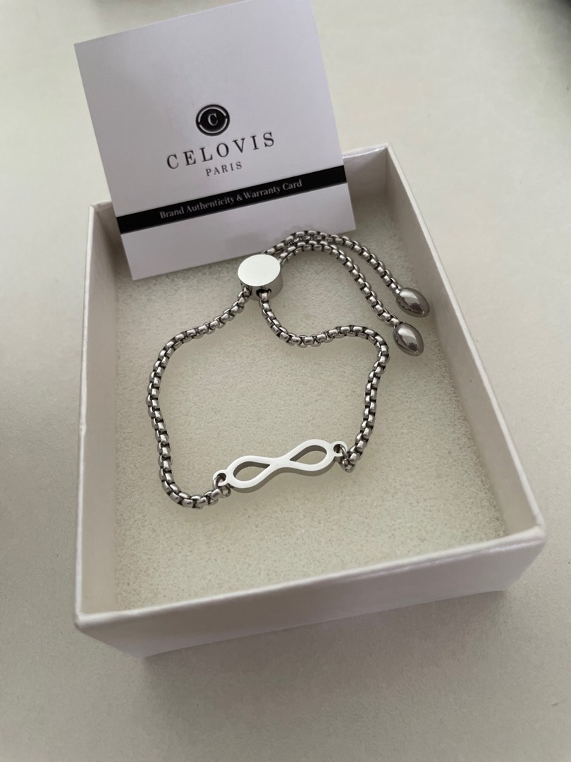 Adjustable outlet infinity bracelet