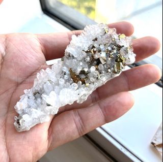 Chrysanthemum quartz with pyrite