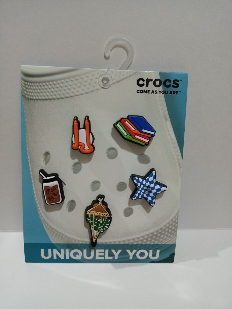 Crocs Original Jibbitz Set (Category: Babies & Kids Fashion) located in Manila. Submitted by jollynest24 (Listing ID 1250198445, Image 2). Description: 💜 Welcome to JETS Online Shop 💜 Crocs Original Jibbitz Set 💜 4 sets designs available 💜 From P880 each now only P 780 💜 Perfect Addition to your pair of clogs, slides and more 💜 Authentic and Original item from Crocs Canada 🇨🇦 💜 Sampaloc Manila 💜 Gcash.