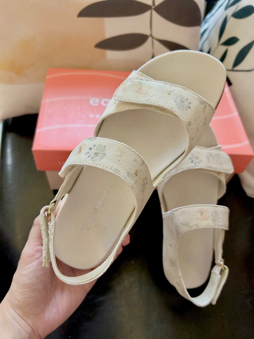 Easy Spirit Comfort Sandals Size 6 and 8