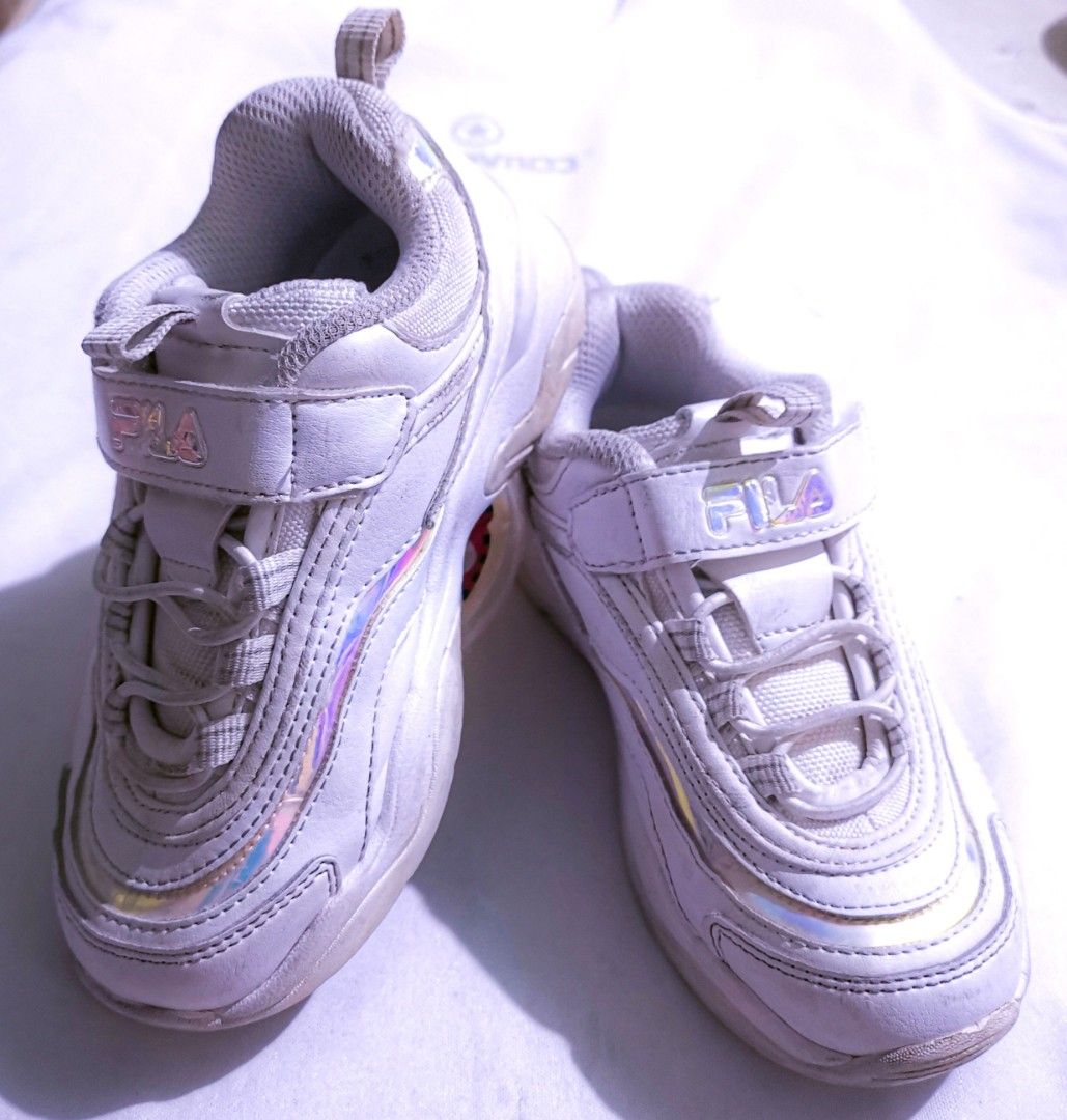 Fila chunky white shoes hotsell