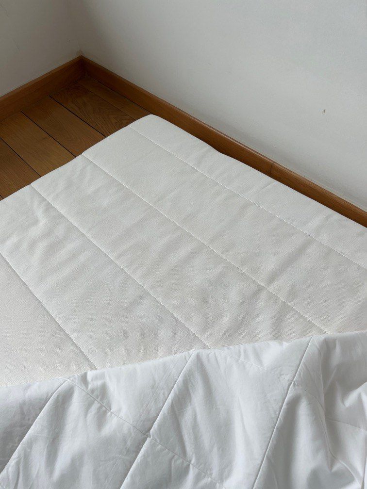 Moshult mattress store