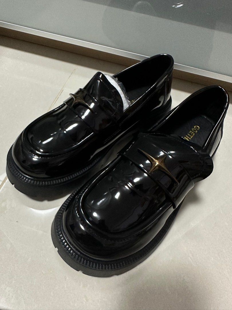 Glossy loafers outlet
