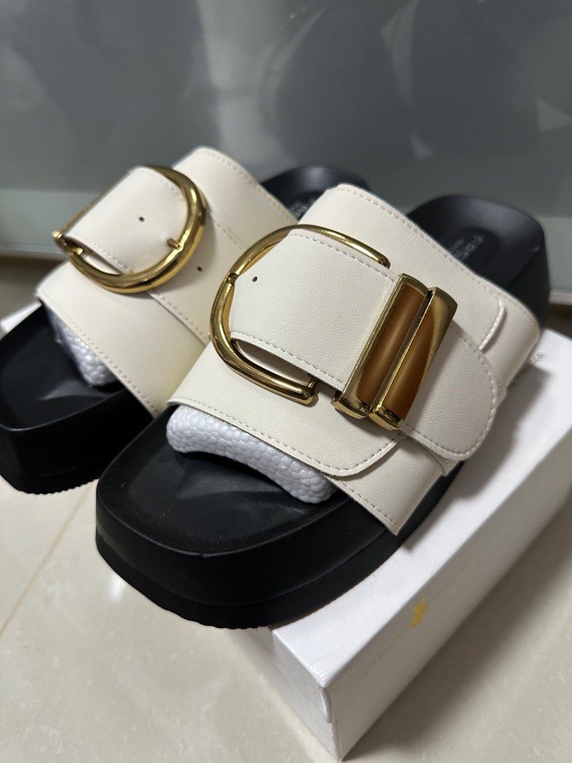 GOLD BUCKLE SANDALS WAREHOUSE URGENT CLEARANCE