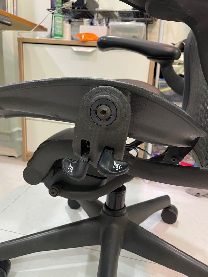 [Clean & Good condition] Herman Miller Aeron Chair, Furniture & Home