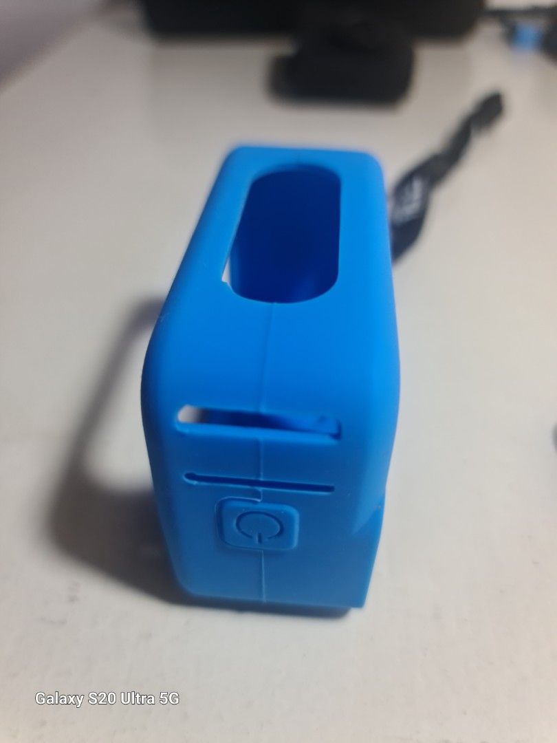 GoPro 10 silicon case (Category: Video Cameras) located in Makati City. Submitted by harvesting_game (Listing ID 1250283596, Image 3). Description: Electric blue silicon case with lens cover and lanyard for GoPro 10 camera. By Telesin. Electric blue color makes it easy to spot and see. Protects your GoPro camera from dings and scratches Easy to install, light and portable. a great investment for your equipment!.