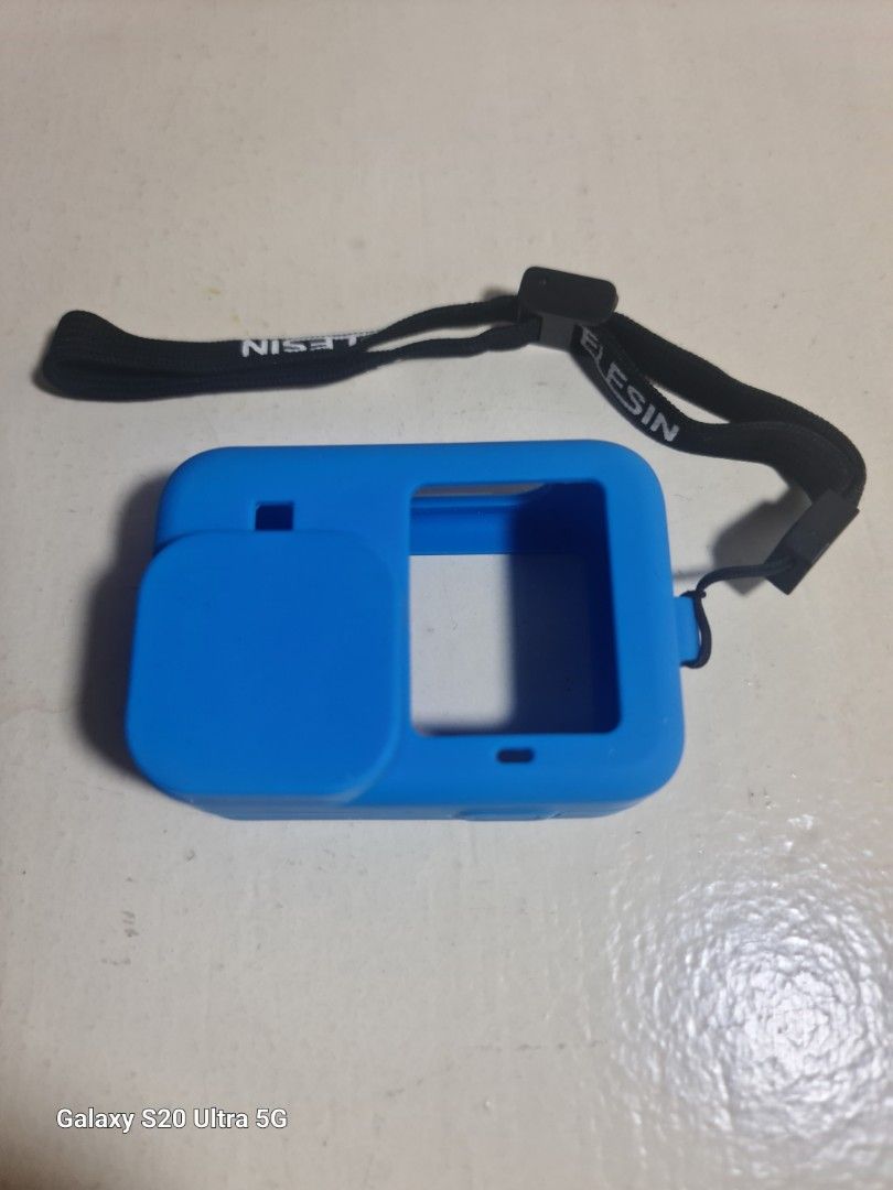 GoPro 10 silicon case (Category: Video Cameras) located in Makati City. Submitted by harvesting_game (Listing ID 1250283596, Image 1). Description: Electric blue silicon case with lens cover and lanyard for GoPro 10 camera. By Telesin. Electric blue color makes it easy to spot and see. Protects your GoPro camera from dings and scratches Easy to install, light and portable. a great investment for your equipment!.