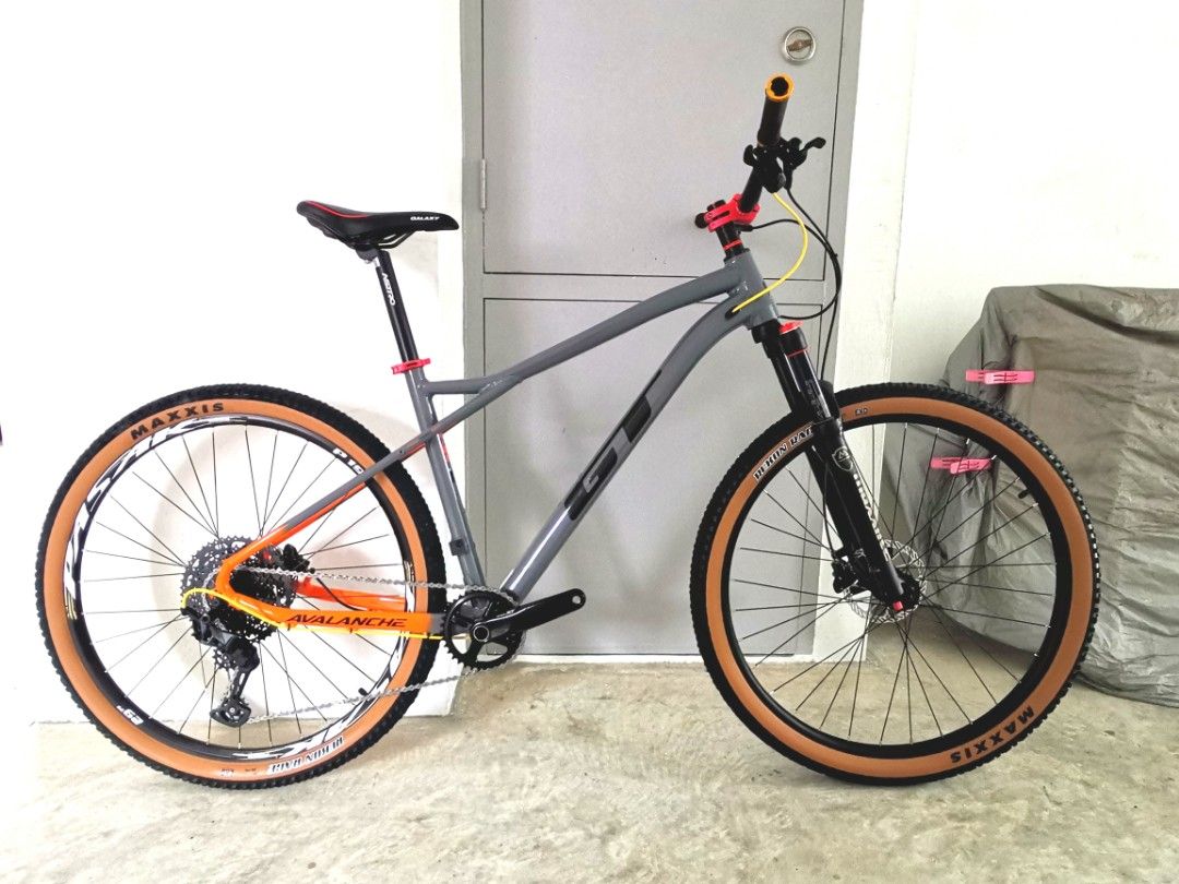 2020 gt avalanche mountain sales bike