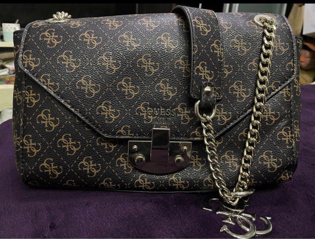 Mia logo deals crossbody bag guess