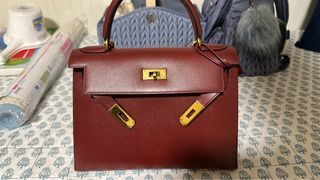 Kelly 28 Gold Vintage / Natural Sable , Luxury, Bags & Wallets on Carousell