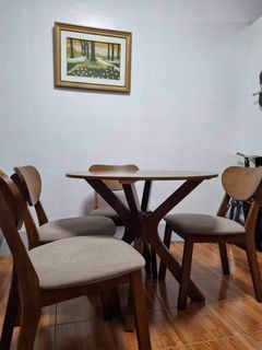 High class quality dining table and chairs