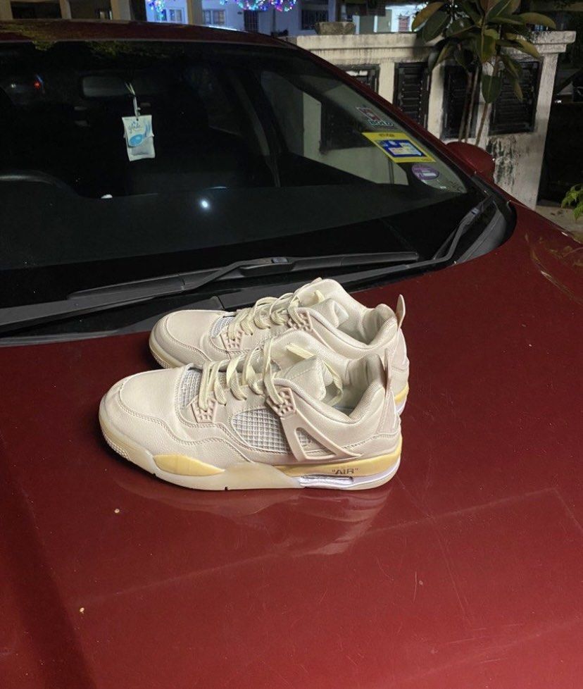 kasut aj4