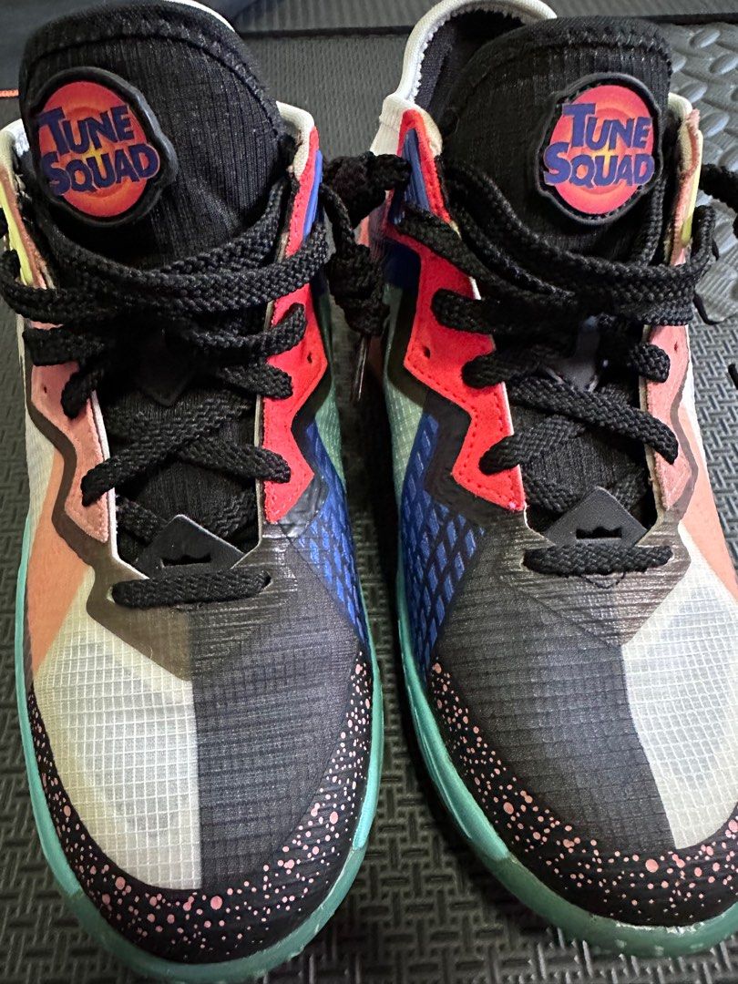 looney tunes lebron shoes