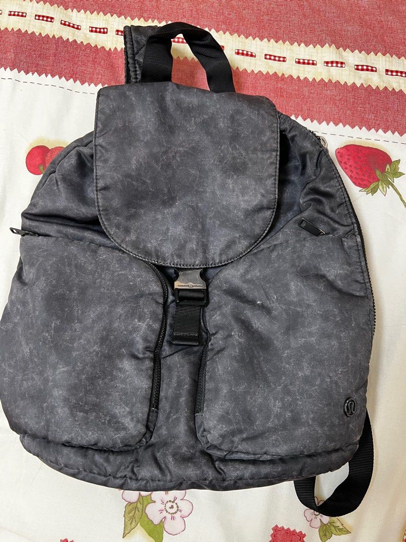 lululemon back pack grey (can put laptop), 女裝, 手袋及銀包, 背囊
