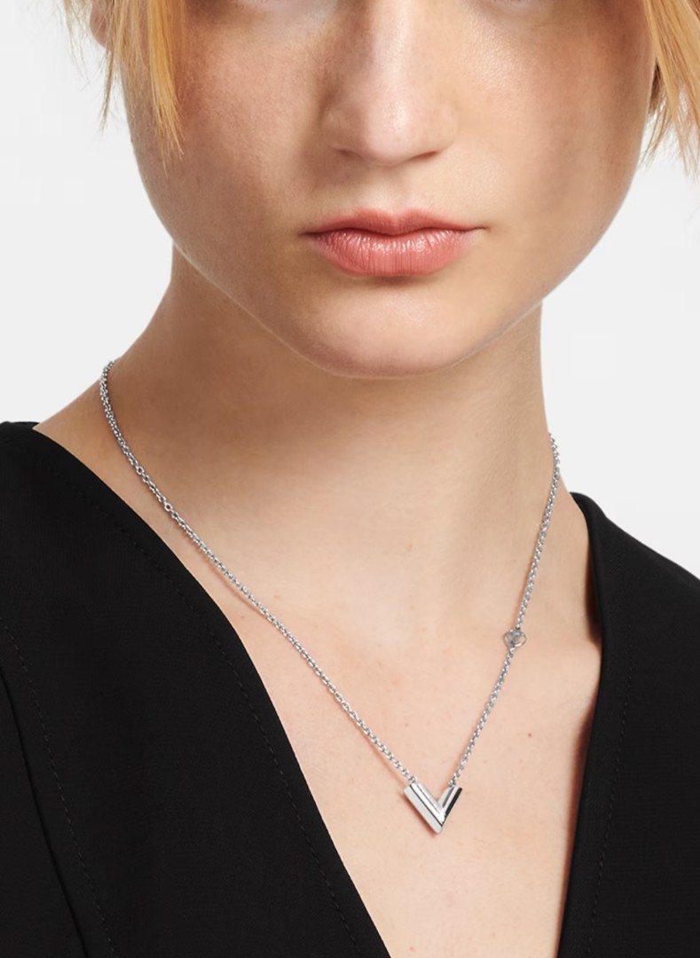 Essential V Necklace S00 - Fashion Jewellery
