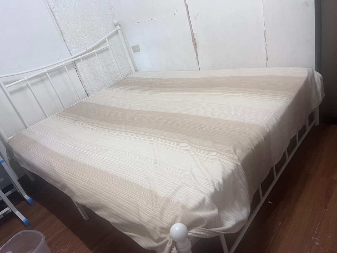 Mandaue Foam White Metal Bed Frame with Uratex Elegant Quilted Mattress