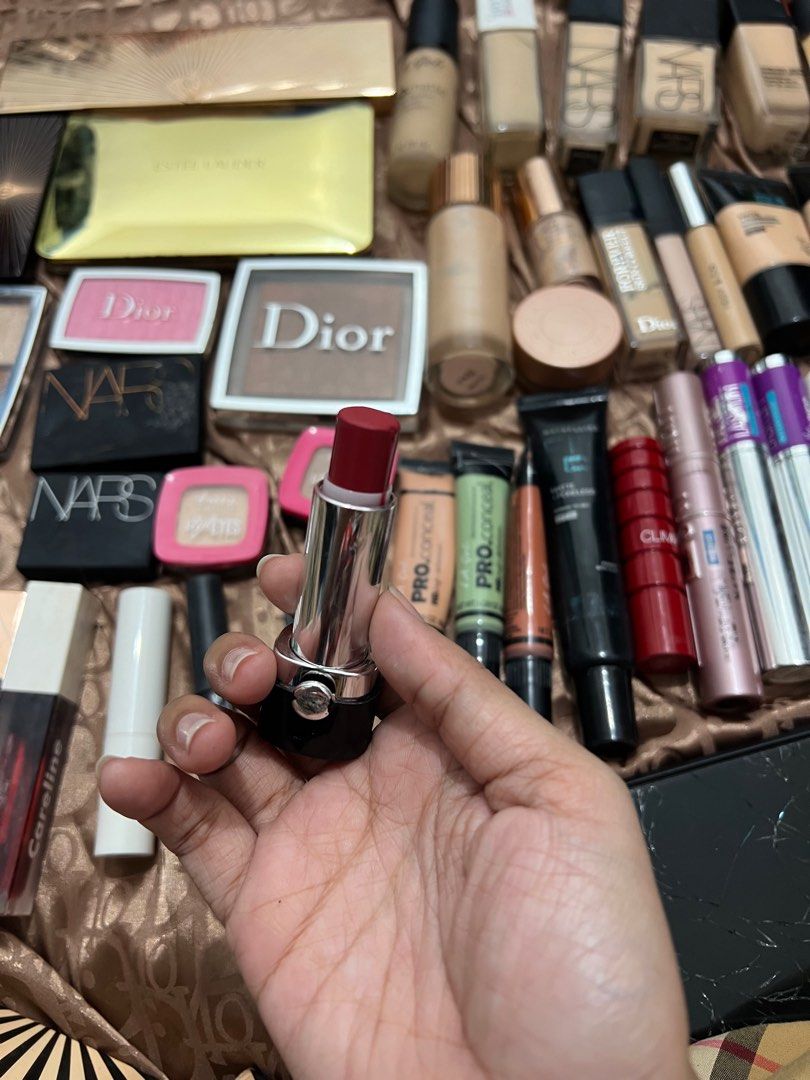 Marc Jacob Lippie (Category: Makeup) located in Sogod. Submitted by beeeeehhhh (Listing ID 1250314684, Image 3). Description: I’m not into Red. So I’m selling this..
