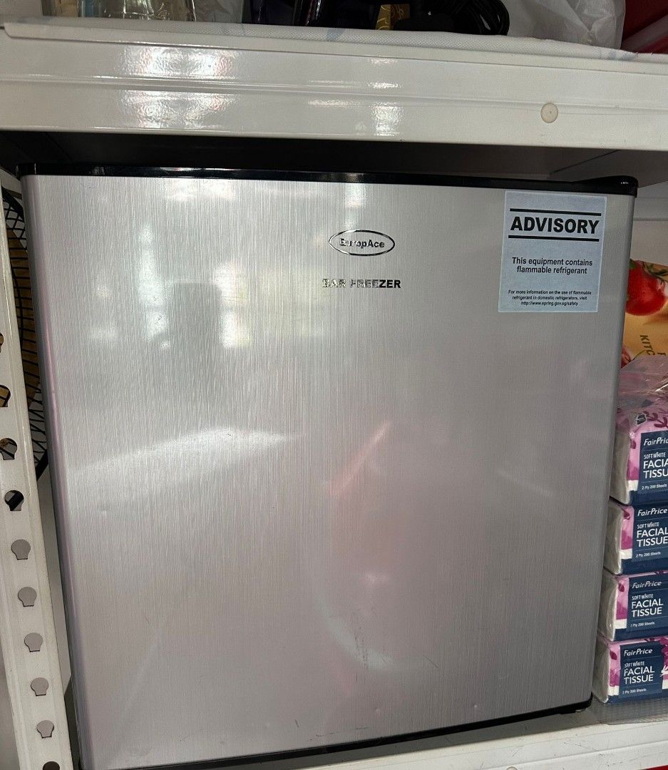 Mini bar freezer, TV & Home Appliances, Kitchen Appliances