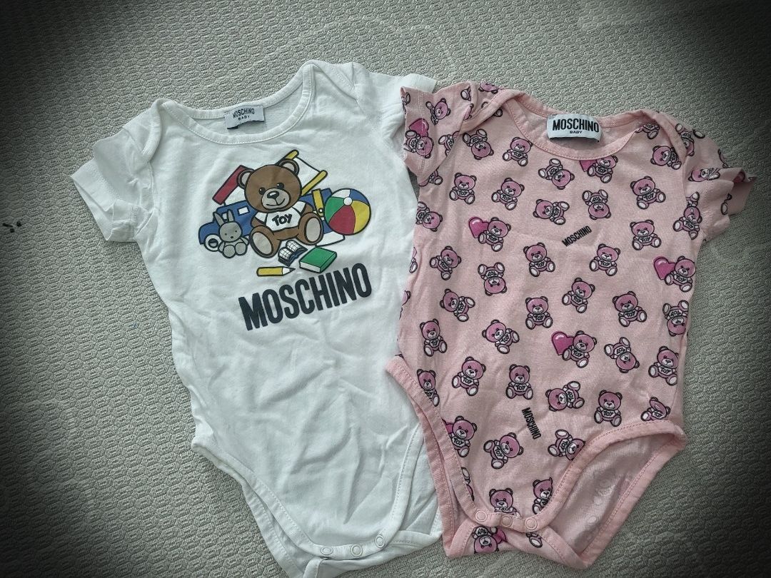 Moschino outlet baby onesie