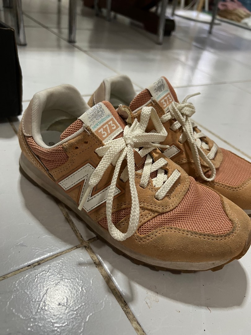 New balance 373 best sale trainers dusted peach