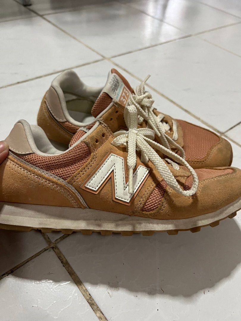 New balance 373 deals trainers dusted peach