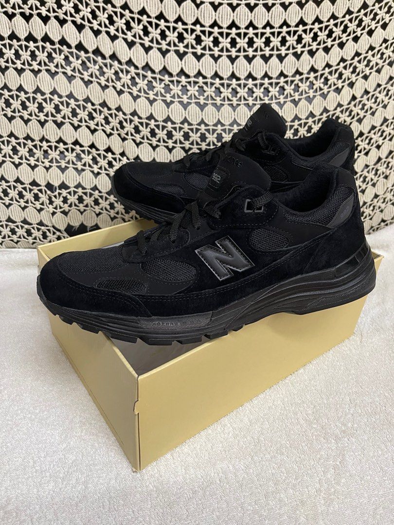 New balance 992 black, 男裝, 鞋, 波鞋- Carousell