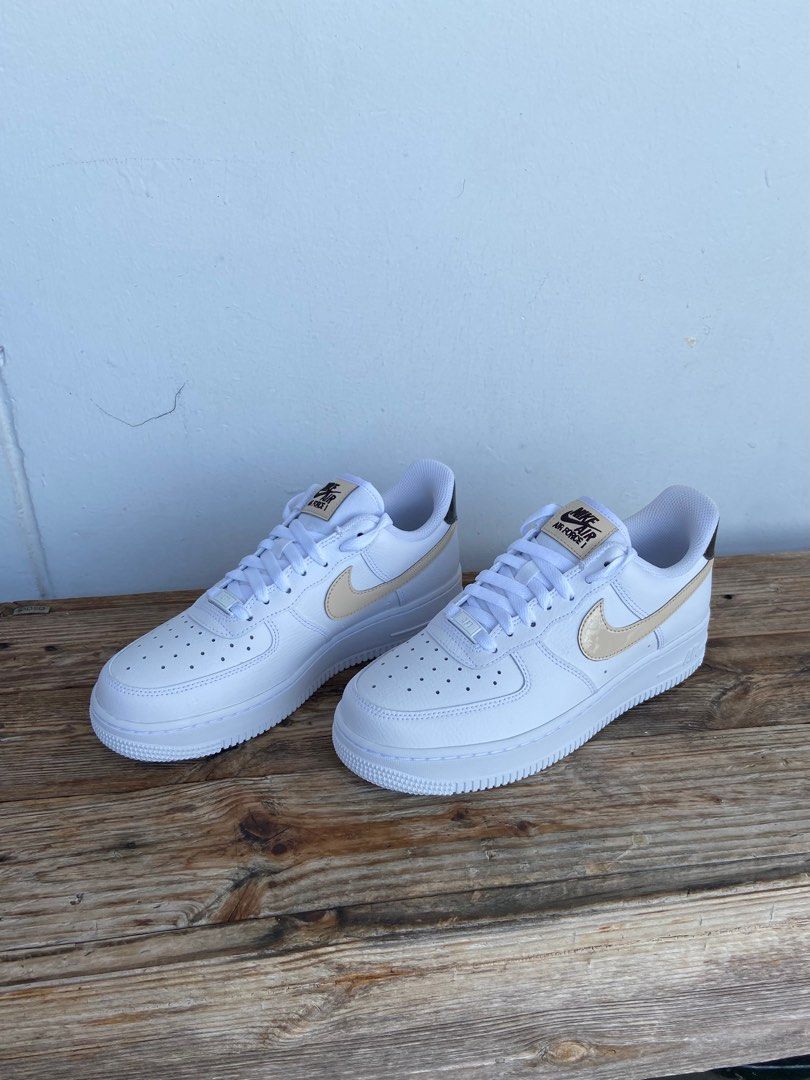 Nike Air Force 1 07 AF1 Women s White Sandrirfts Women s
