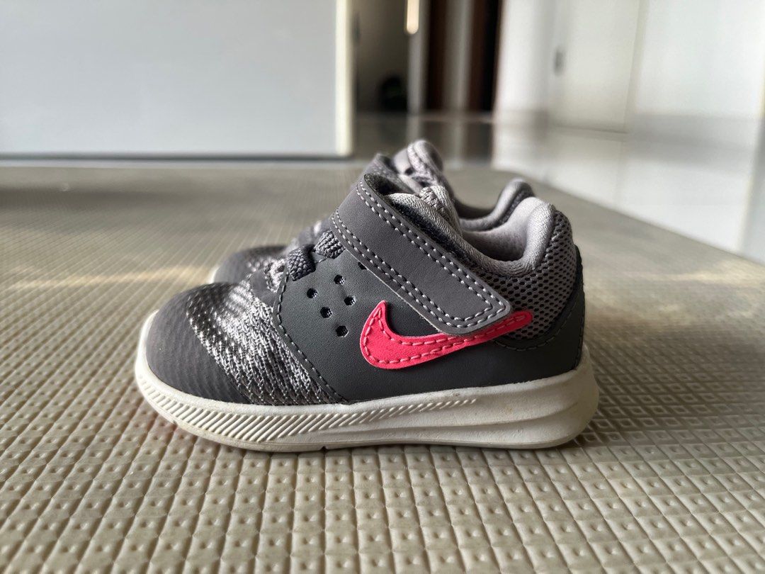 infants nike shoes