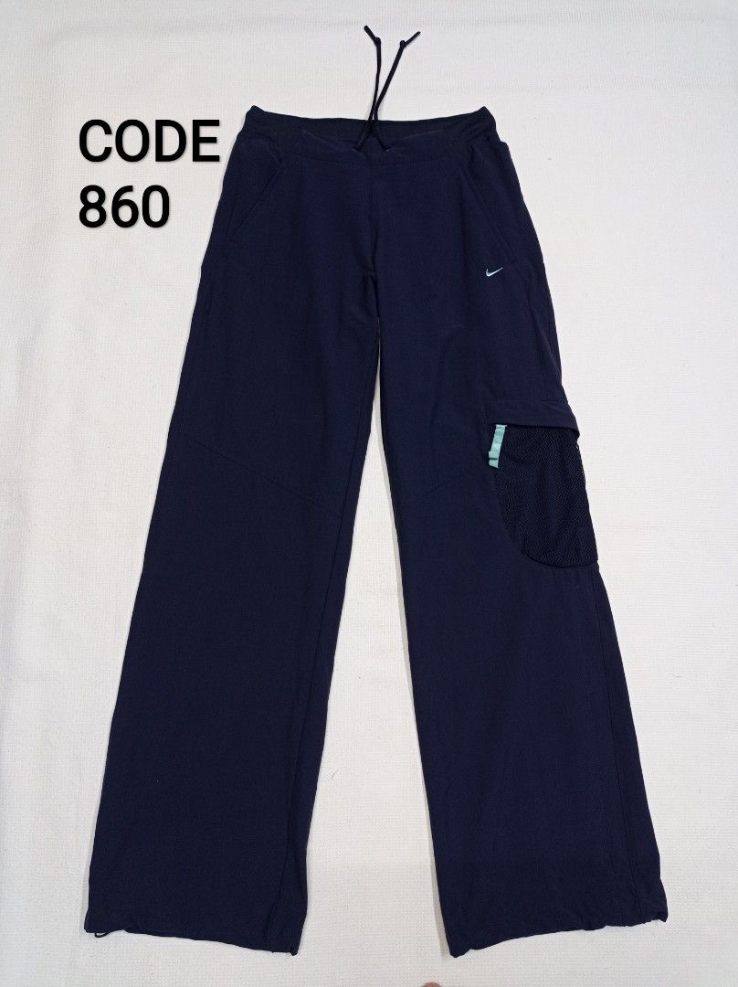 Nike 7/8 length pants size XS, Women's Fashion, Activewear on Carousell