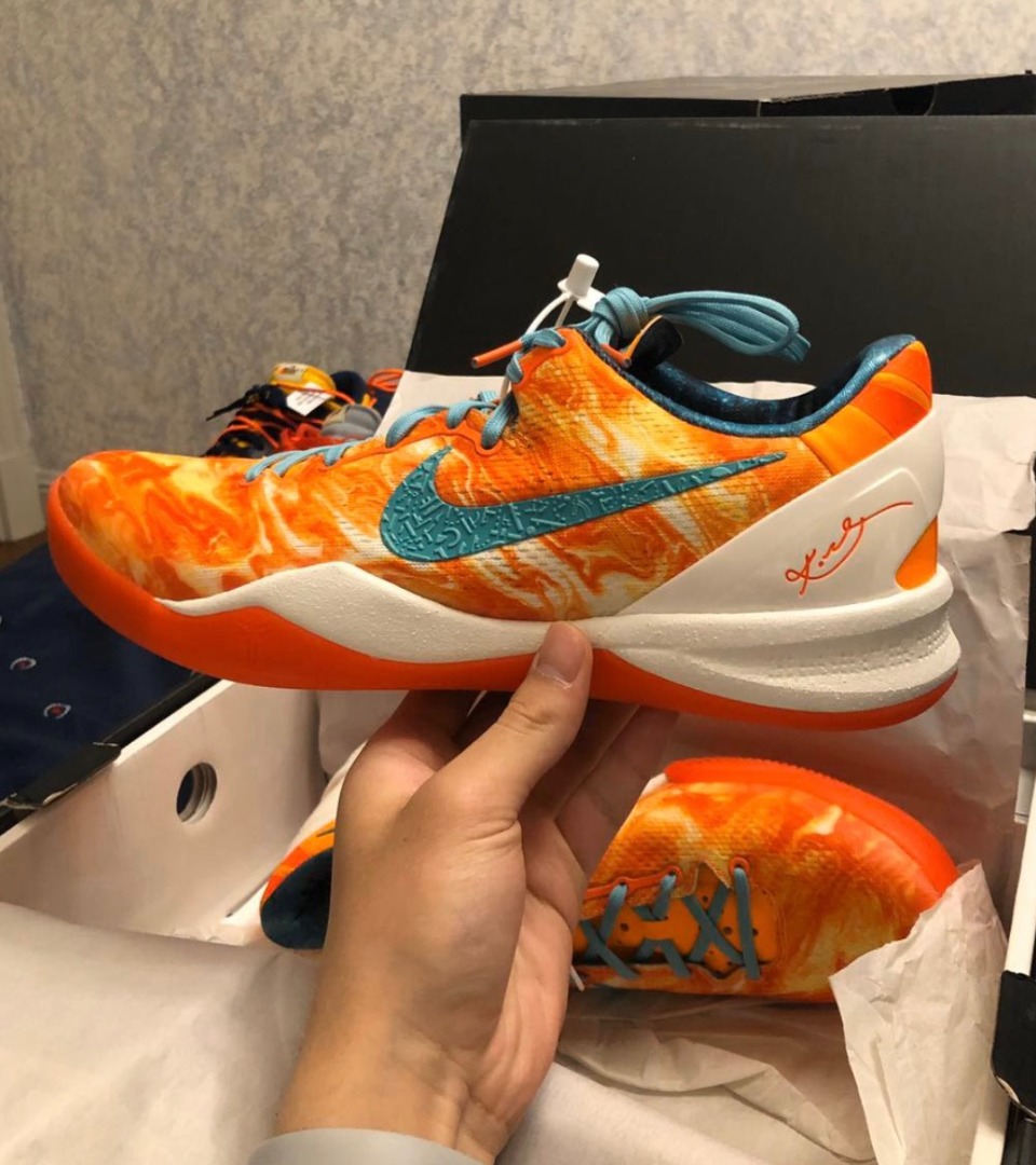 Kobe discount 8 extraterrestrial