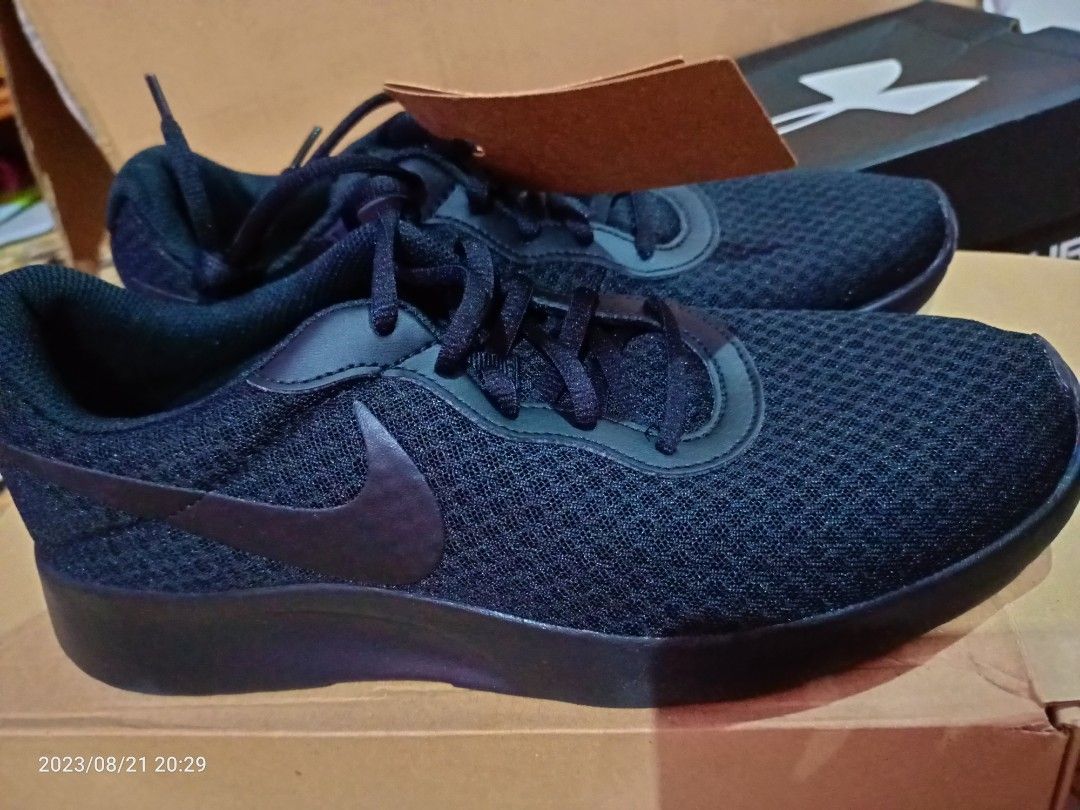 Nike tanjun discount navy black