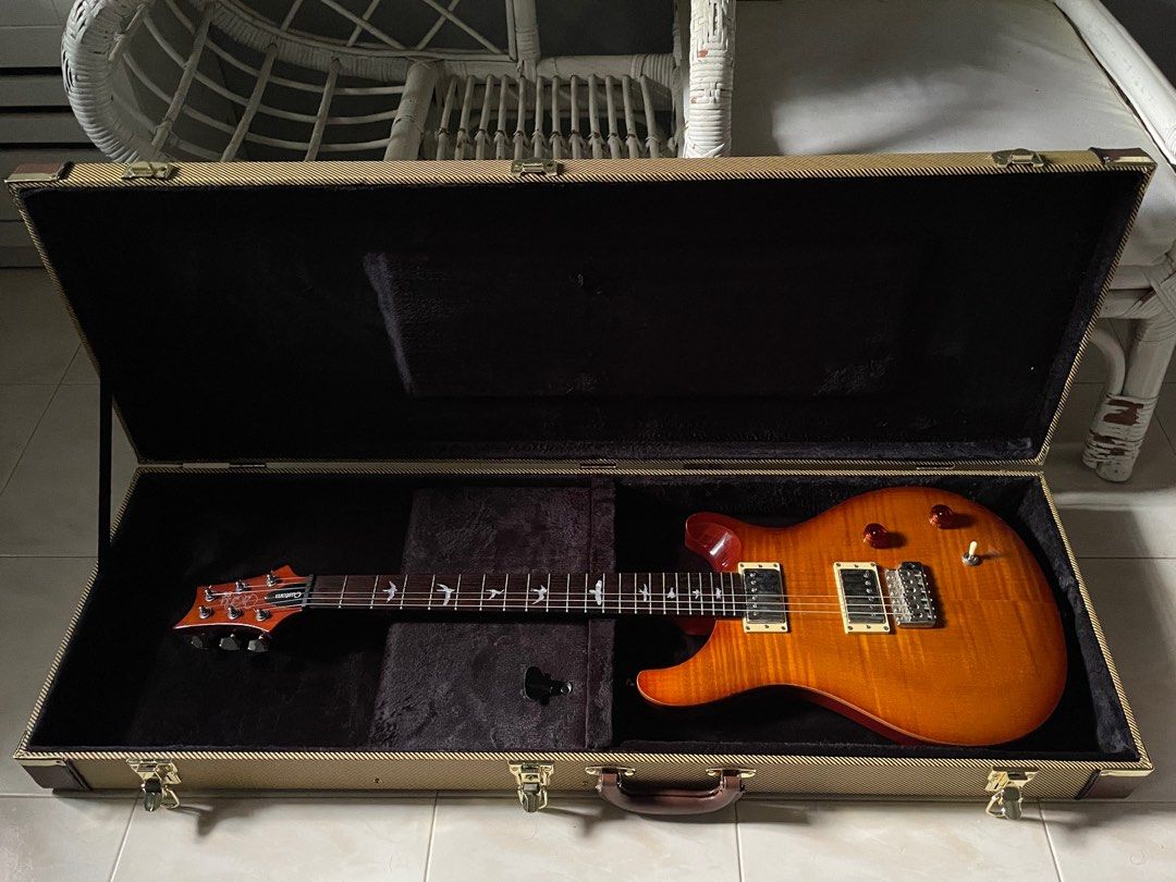 Electric guitar hard sales case used
